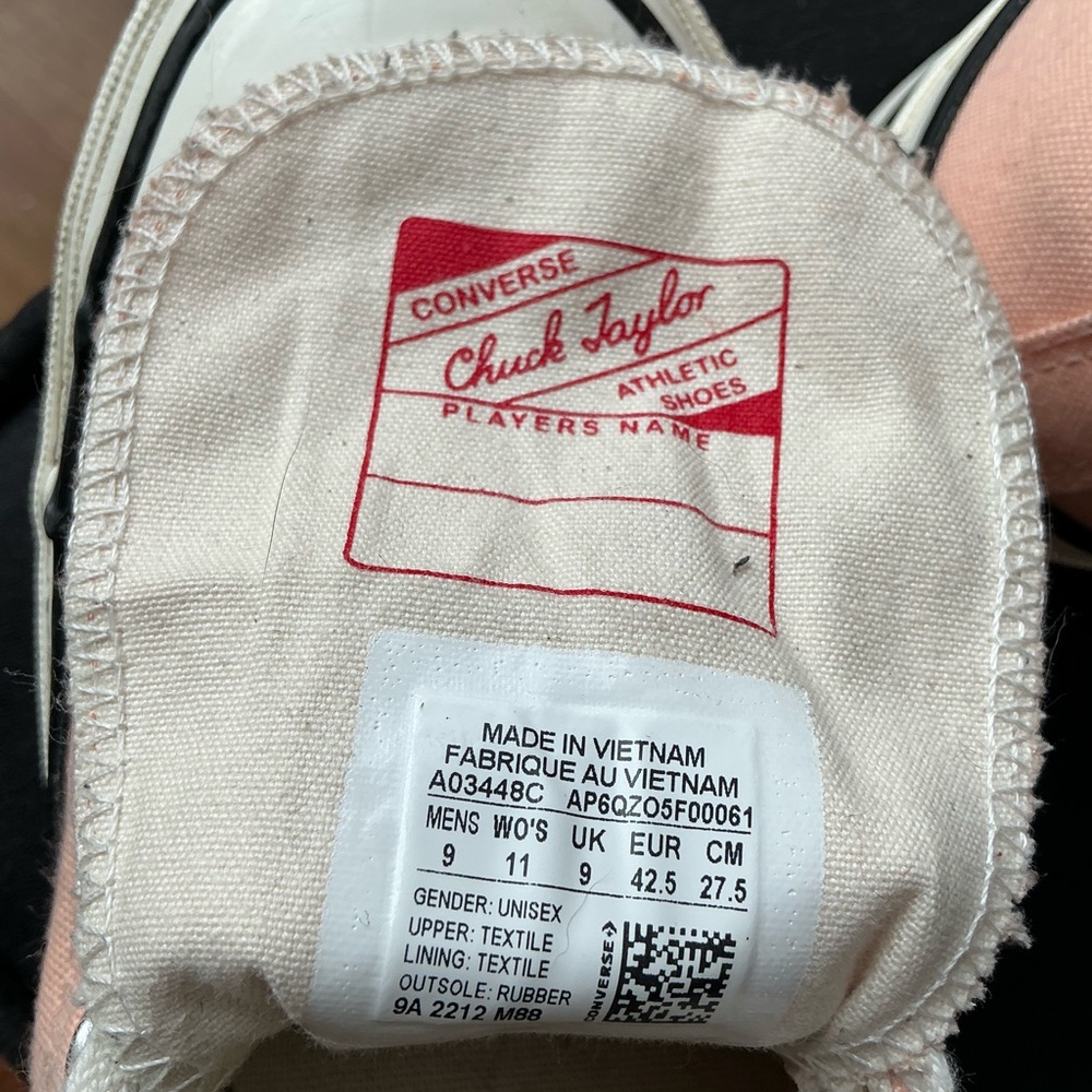 Converse Unisex Peach / coral Canvas Sneakers - Picture 5 of 7